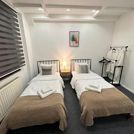 Royal Moon * Σαράγεβο