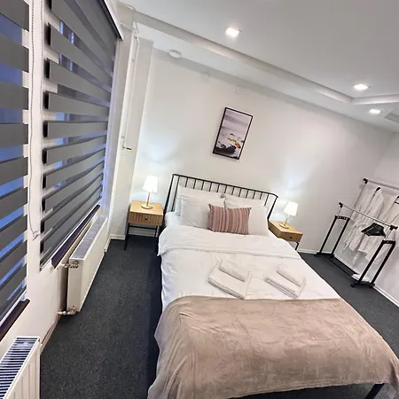 Ξενοδοχείο Royal Moon *